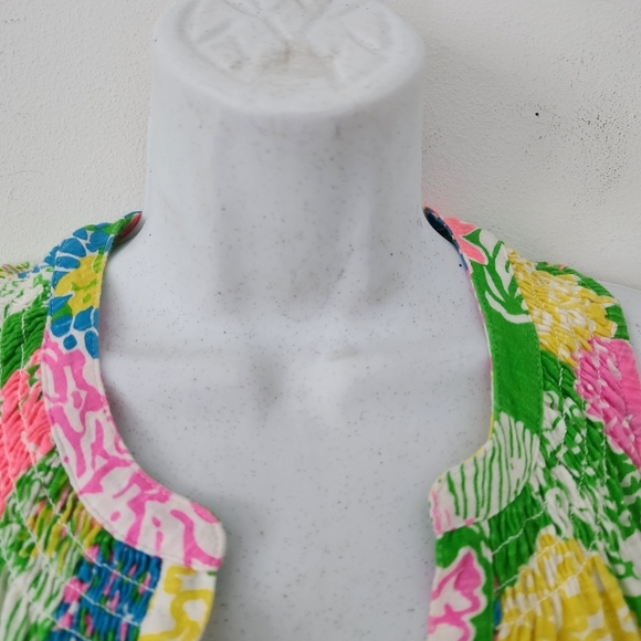 Lilly Pulitzer Essie Hibiscus Stroll Smocked Neck TopSize XXS - Picture 6 of 9